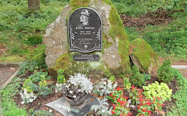 Wettinský pramen, Pomník Antona Günthera, Štola Fuchsloch